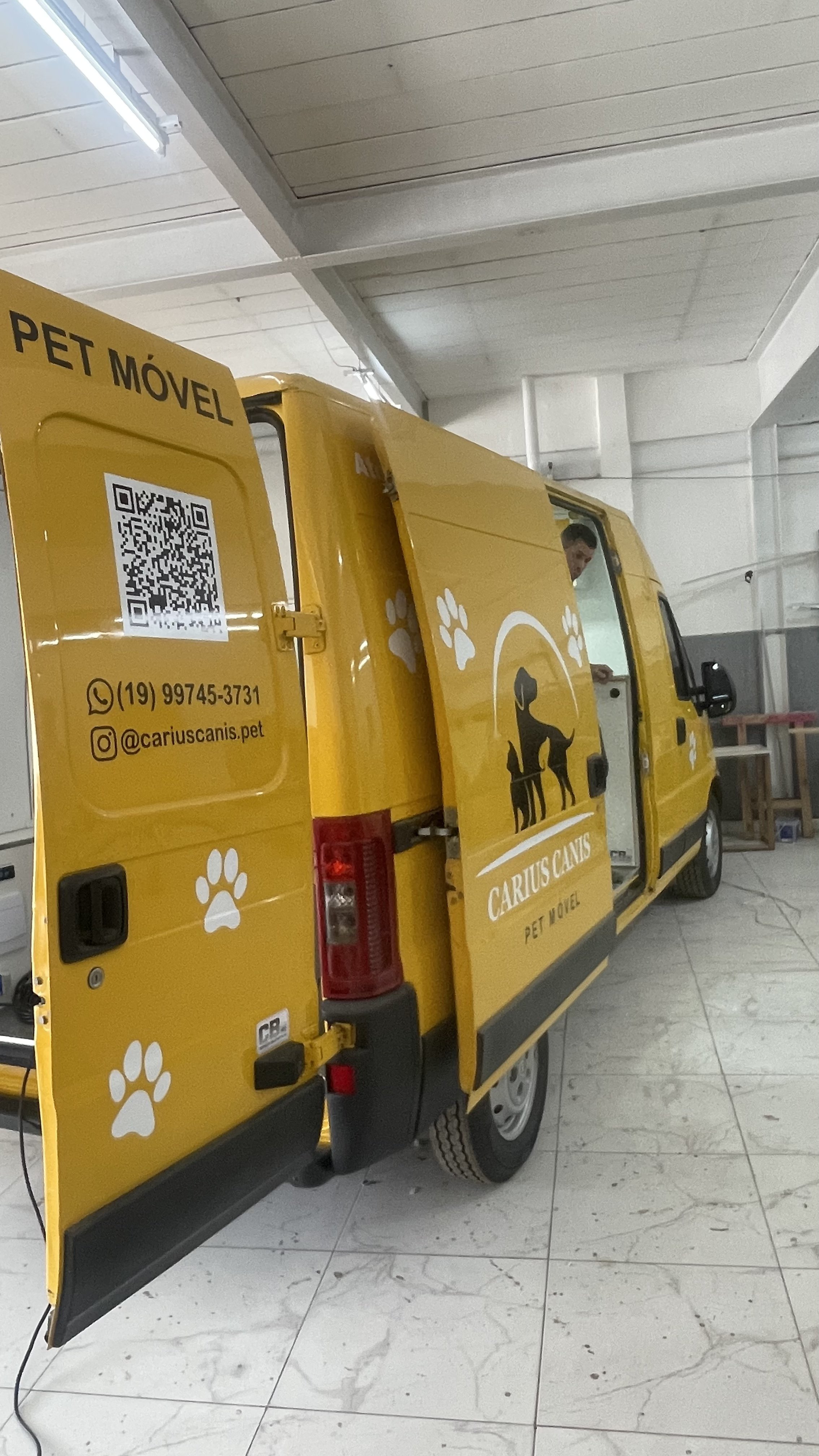 Adesivagem e Identidade Visual 3